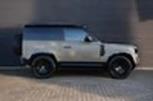 Land Rover Defender (2023) thumbnail 46