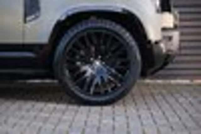 Land Rover Defender (2023) thumbnail 47