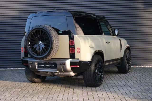 Land Rover Defender (2023) thumbnail 8