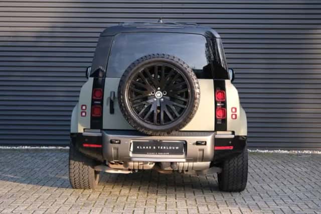 Land Rover Defender (2023) thumbnail 9