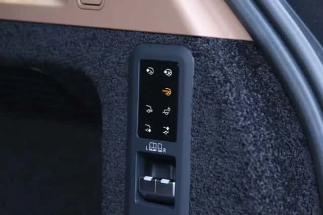 Land Rover Range Rover (2025) thumbnail 14