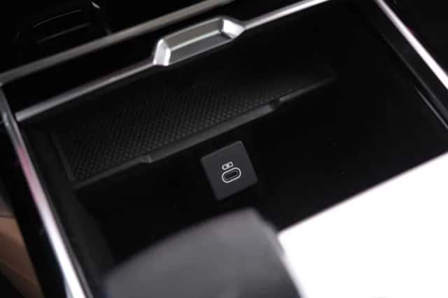 Land Rover Range Rover (2025) thumbnail 37