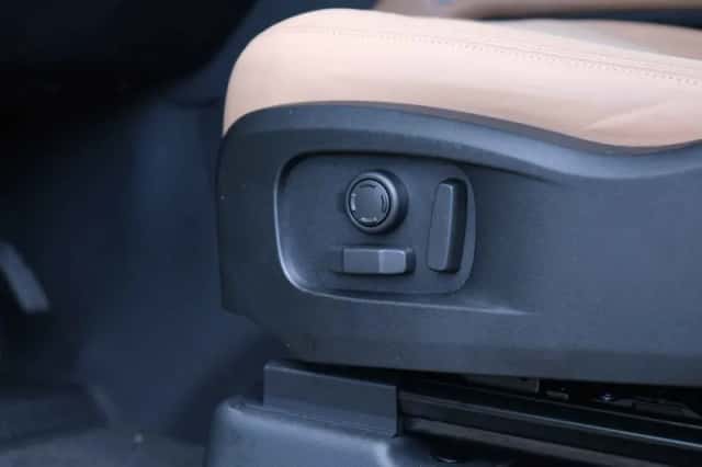 Land Rover Defender (2026) thumbnail 21