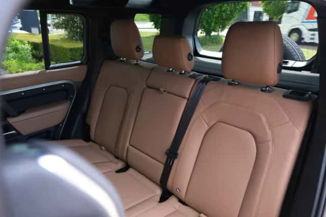 Land Rover Defender (2026) thumbnail 28
