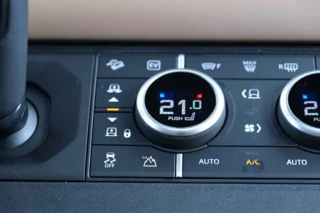 Land Rover Defender (2026) thumbnail 35