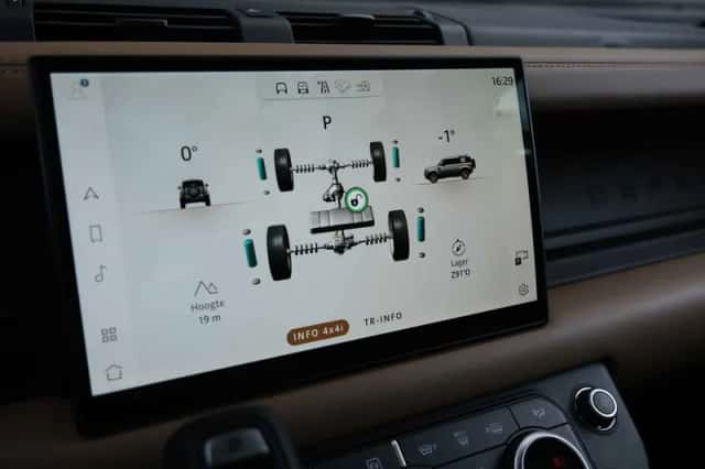 Land Rover Defender (2026) thumbnail 44