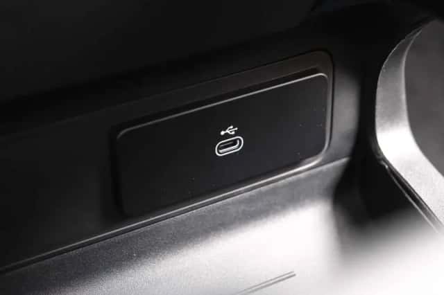 Land Rover Defender (2026) thumbnail 48