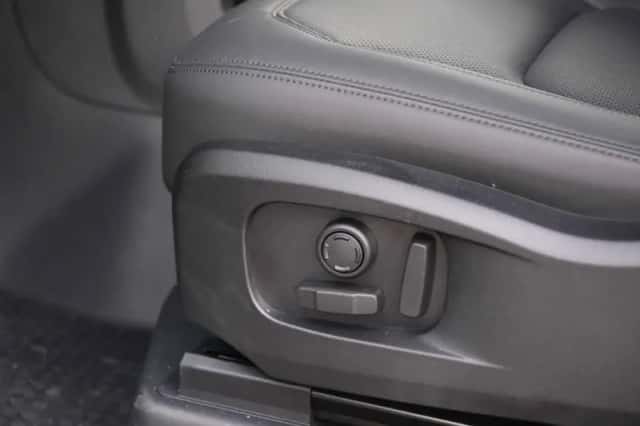 Land Rover Defender (2026) thumbnail 16