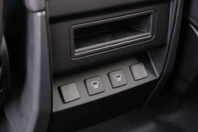 Land Rover Defender (2026) thumbnail 28