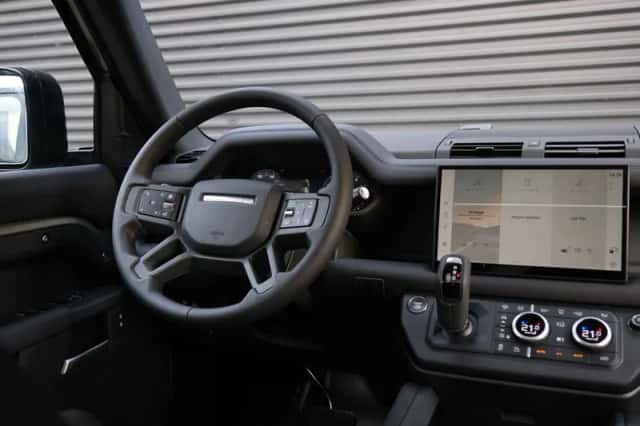 Land Rover Defender (2026) thumbnail 29