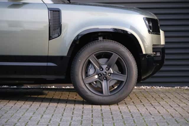 Land Rover Defender (2026) thumbnail 4