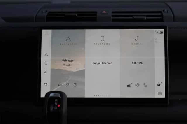 Land Rover Defender (2026) thumbnail 33