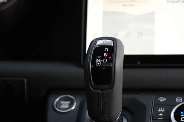 Land Rover Defender (2026) thumbnail 35