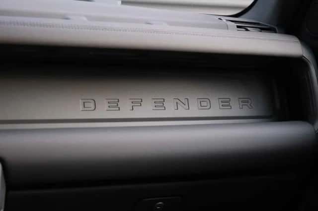 Land Rover Defender (2026) thumbnail 36