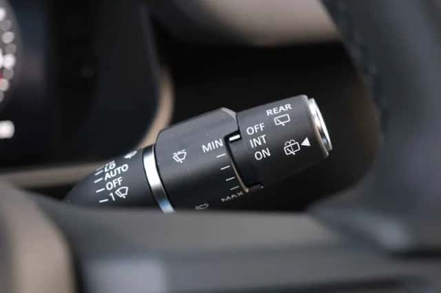 Land Rover Defender (2026) thumbnail 38