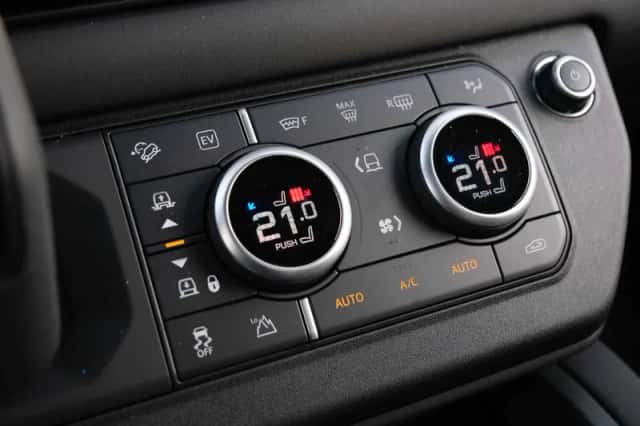 Land Rover Defender (2026) thumbnail 44