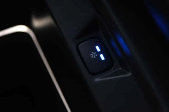 Land Rover Defender (2026) thumbnail 48