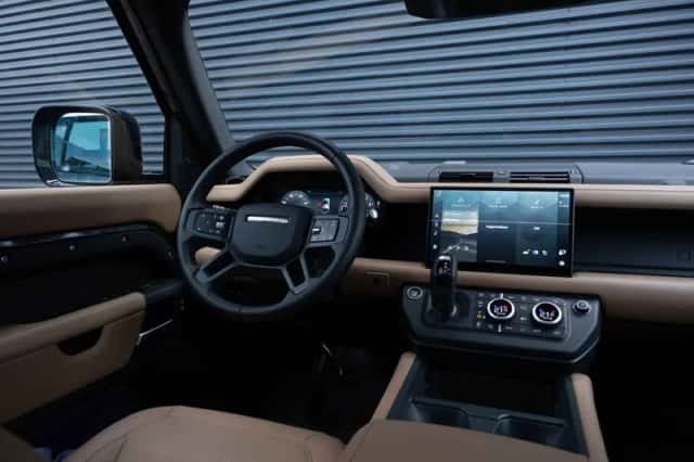 Land Rover Defender (2025) thumbnail 11