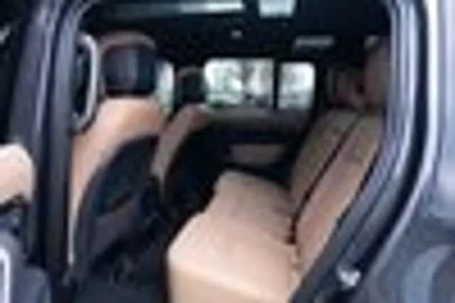 Land Rover Defender (2025) thumbnail 22