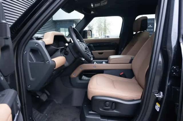Land Rover Defender (2025) thumbnail 8