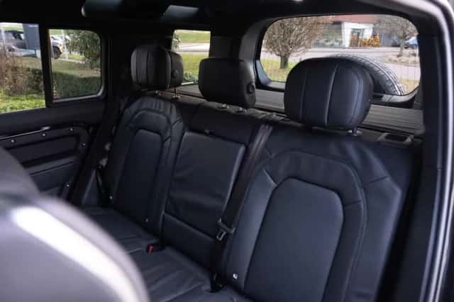 Land Rover Defender (2025) thumbnail 12