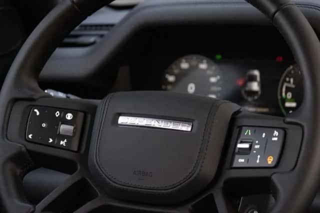 Land Rover Defender (2025) thumbnail 14