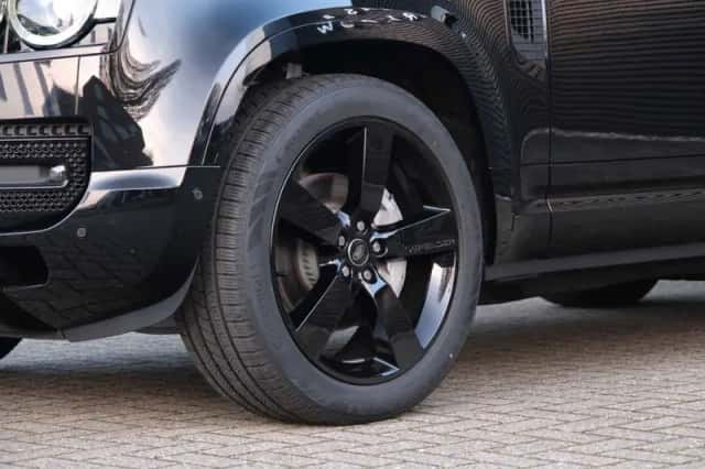 Land Rover Defender (2025) thumbnail 17