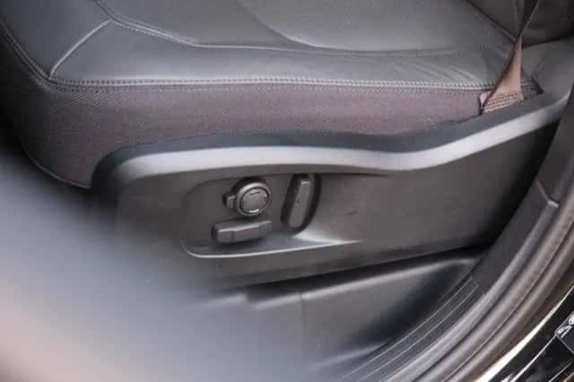 Land Rover Defender (2025) thumbnail 22