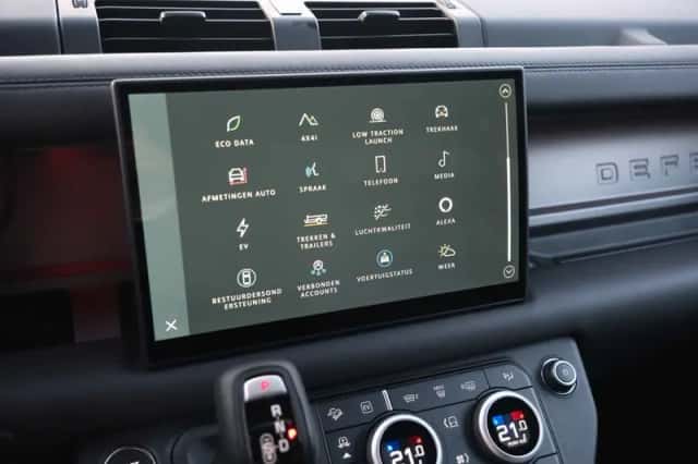 Land Rover Defender (2025) thumbnail 28