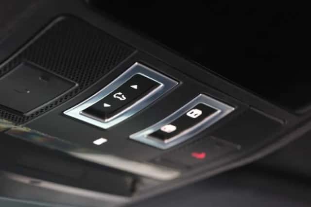 Land Rover Defender (2025) thumbnail 31
