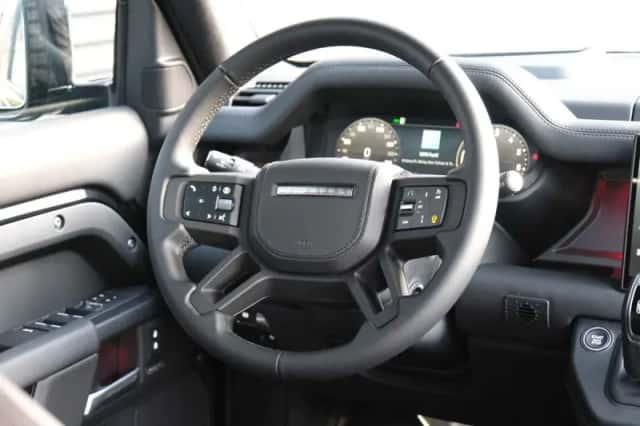 Land Rover Defender (2025) thumbnail 46