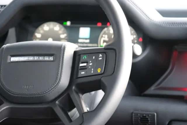 Land Rover Defender (2025) thumbnail 47