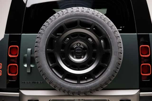 Land Rover Defender (2026) thumbnail 13