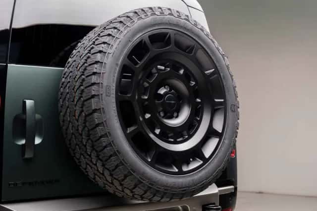 Land Rover Defender (2026) thumbnail 15