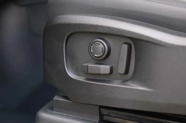 Land Rover Defender (2026) thumbnail 22