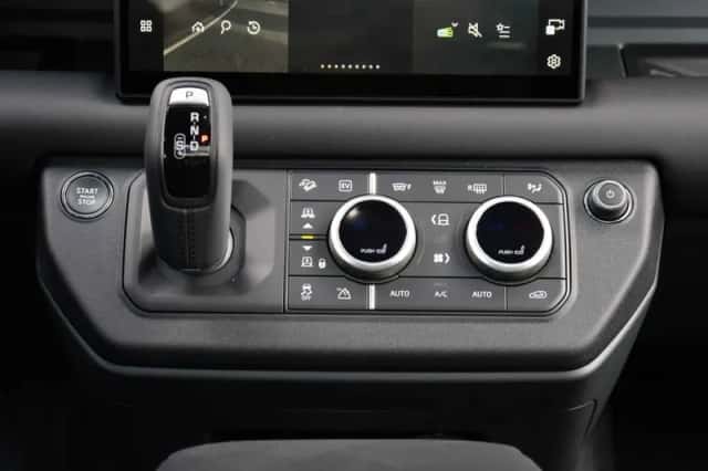 Land Rover Defender (2026) thumbnail 35