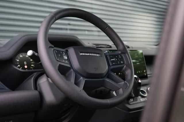 Land Rover Defender (2026) thumbnail 38