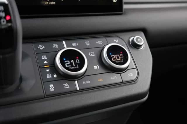 Land Rover Defender (2026) thumbnail 46