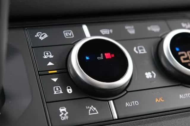 Land Rover Defender (2026) thumbnail 47