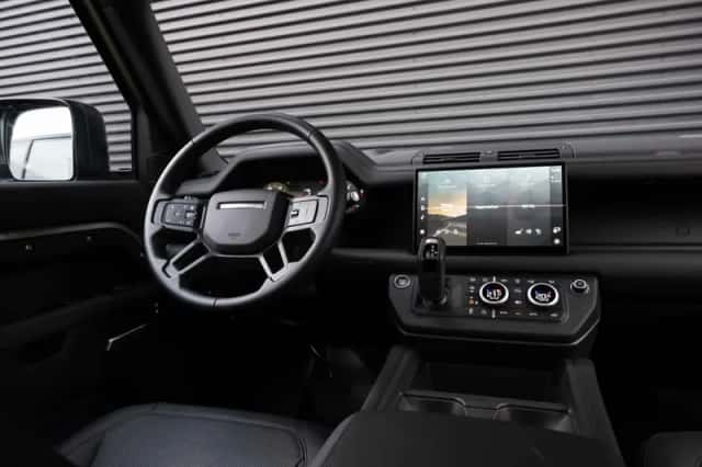 Land Rover Defender (2025) thumbnail 20
