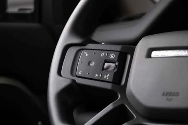 Land Rover Defender (2025) thumbnail 22