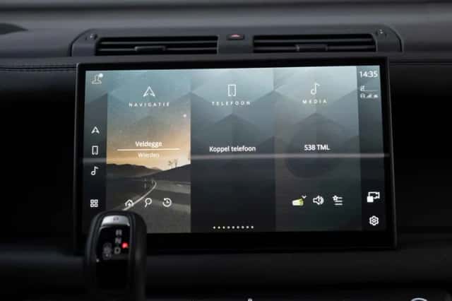 Land Rover Defender (2025) thumbnail 24