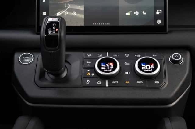 Land Rover Defender (2025) thumbnail 25