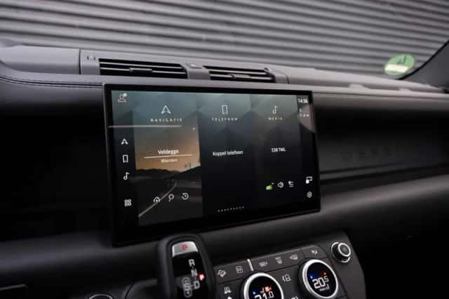 Land Rover Defender (2025) thumbnail 29