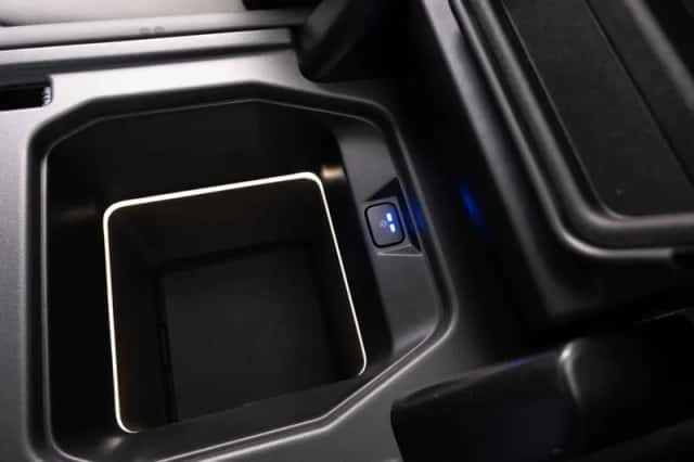 Land Rover Defender (2025) thumbnail 31