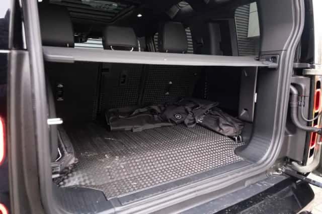 Land Rover Defender (2025) thumbnail 8