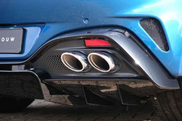 Aston Martin Vantage (2025) thumbnail 17