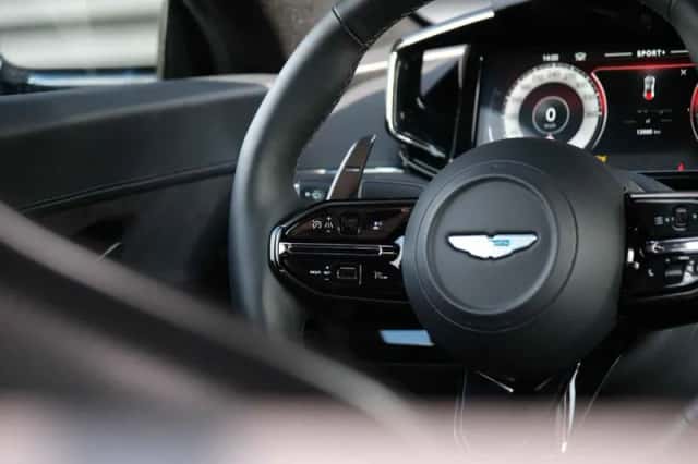 Aston Martin Vantage (2025) thumbnail 23