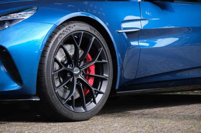 Aston Martin Vantage (2025) thumbnail 5