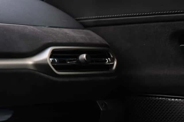 Aston Martin Vantage (2025) thumbnail 61